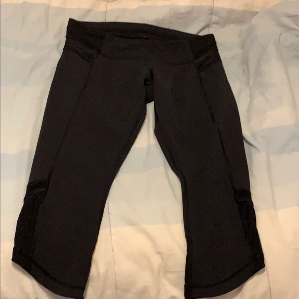 Lululemon Crops. Black. Size 8.